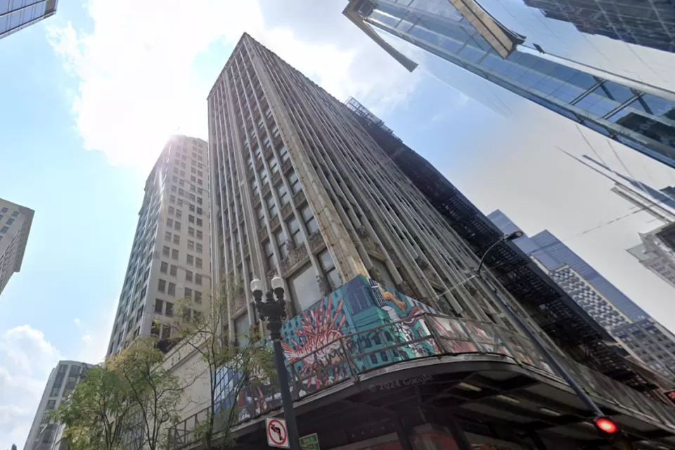 Google street view looking up at historic Chicago skyscrapers.